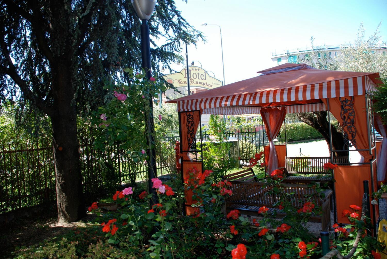 Hotel Ristorante La Rampina Вимодроне Экстерьер фото