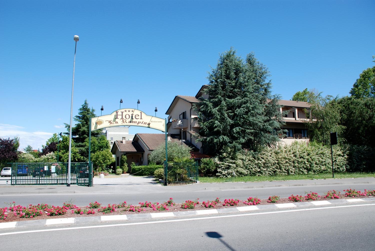 Hotel Ristorante La Rampina Вимодроне Экстерьер фото
